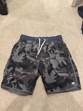 Vuori Men's Grey & Black Camo Hybrid Shorts